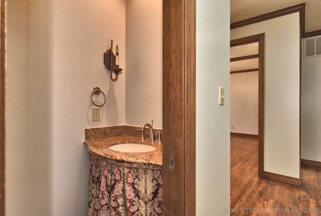 4224 S 69th West Avenue NE, Tulsa, OK 74107