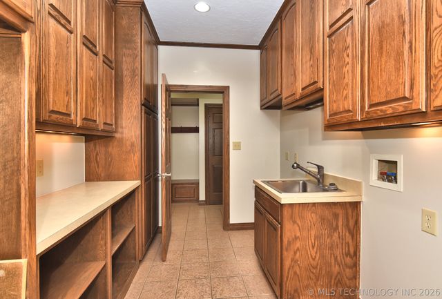 4224 S 69th West Avenue NE, Tulsa, OK 74107