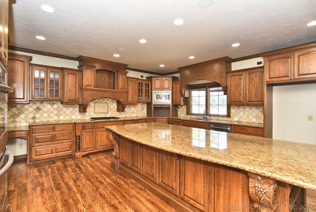 4224 S 69th West Avenue NE, Tulsa, OK 74107