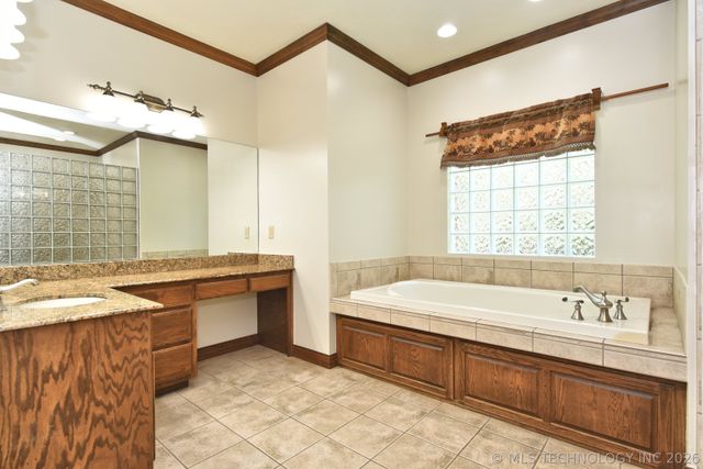 4224 S 69th West Avenue NE, Tulsa, OK 74107