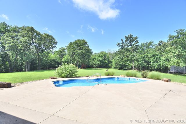 4224 S 69th West Avenue NE, Tulsa, OK 74107