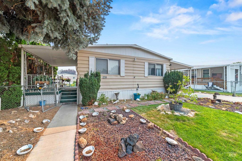 239 N Checola Circle, Boise, ID 83713 photo 2