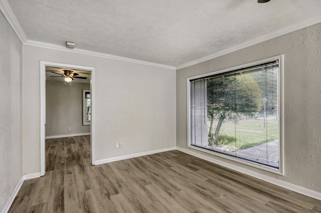 1017 Hoke Smith Drive, Dallas, TX 75224