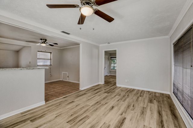 1017 Hoke Smith Drive, Dallas, TX 75224