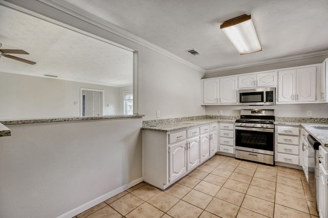 1017 Hoke Smith Drive, Dallas, TX 75224