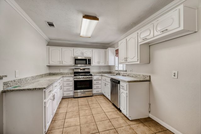 1017 Hoke Smith Drive, Dallas, TX 75224