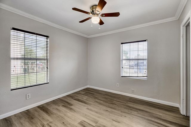 1017 Hoke Smith Drive, Dallas, TX 75224