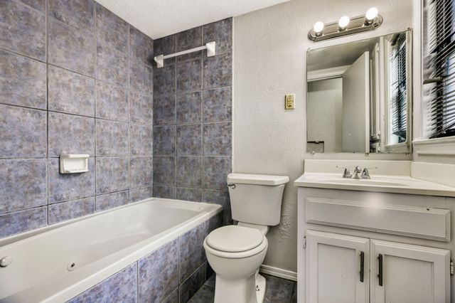 1017 Hoke Smith Drive, Dallas, TX 75224