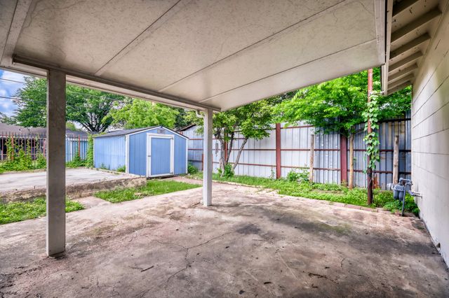 1017 Hoke Smith Drive, Dallas, TX 75224