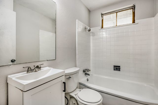 1017 Hoke Smith Drive, Dallas, TX 75224