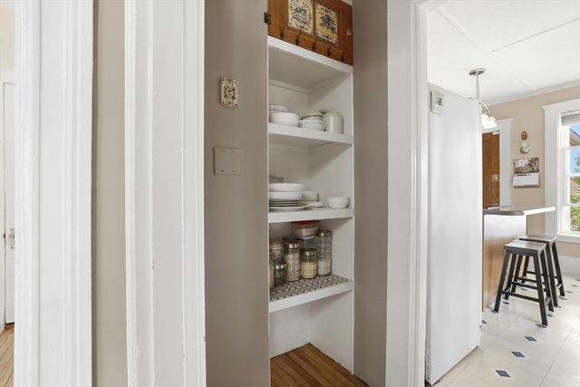 187 Burrill St 2, Swampscott, MA 01907