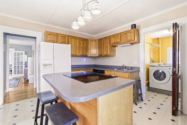 187 Burrill St 2, Swampscott, MA 01907