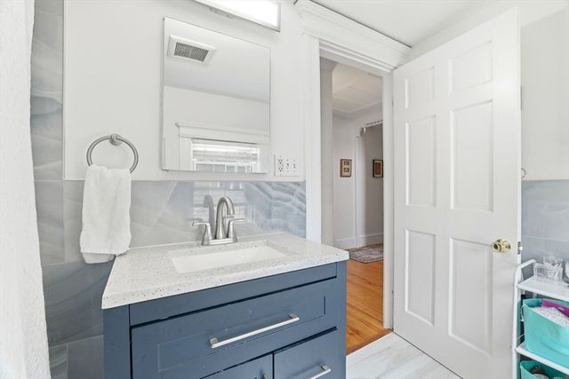 187 Burrill St 2, Swampscott, MA 01907