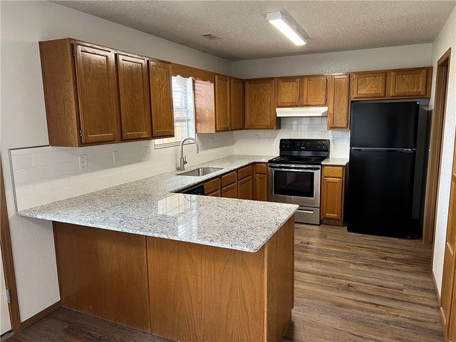 1013 NW 12th Street, Bentonville, AR 72712