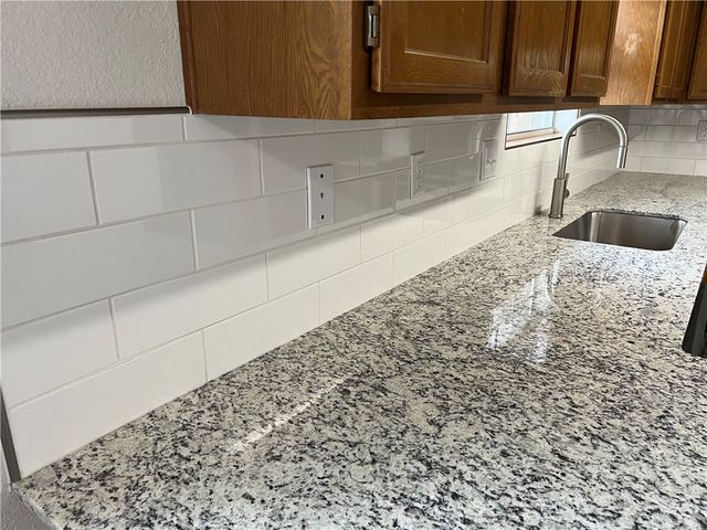 1013 NW 12th Street, Bentonville, AR 72712