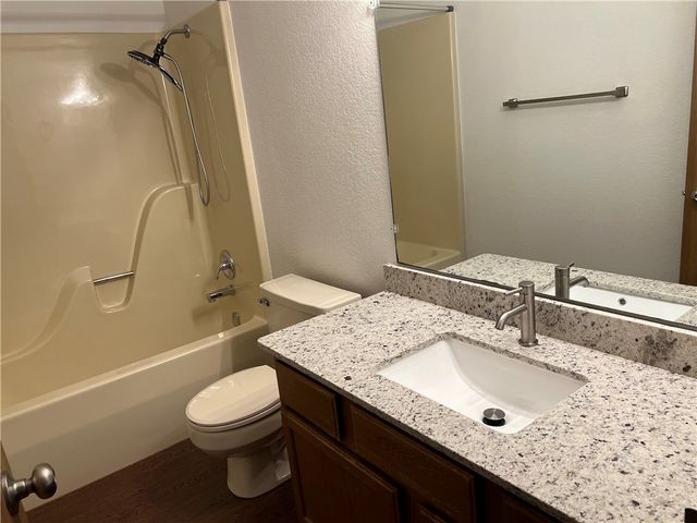 1013 NW 12th Street, Bentonville, AR 72712