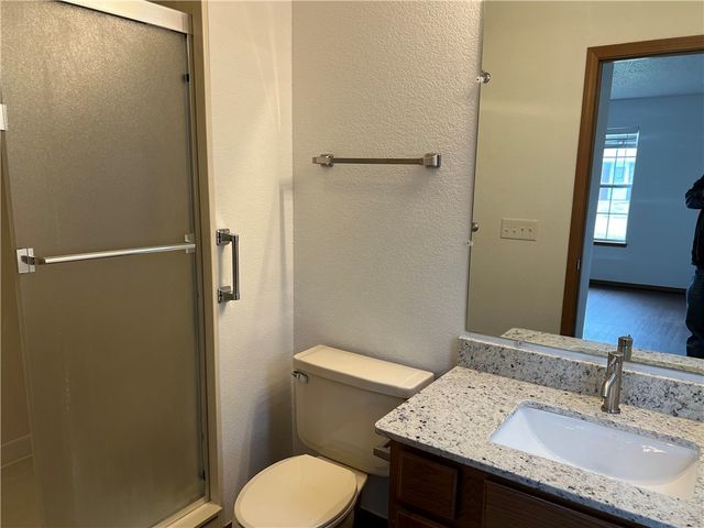 1013 NW 12th Street, Bentonville, AR 72712