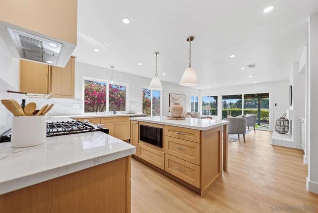 12624 Camino Emparrado, San Diego, CA 92128