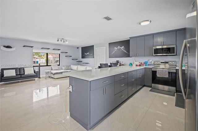 12535 SW 31st Ter, Miami, FL 33175