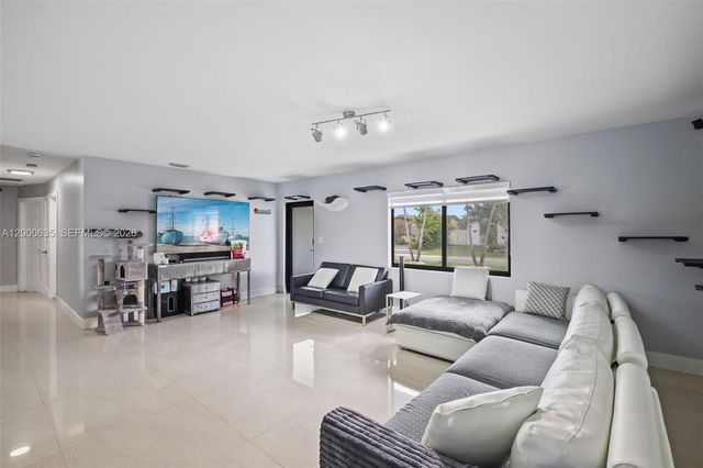 12535 SW 31st Ter, Miami, FL 33175