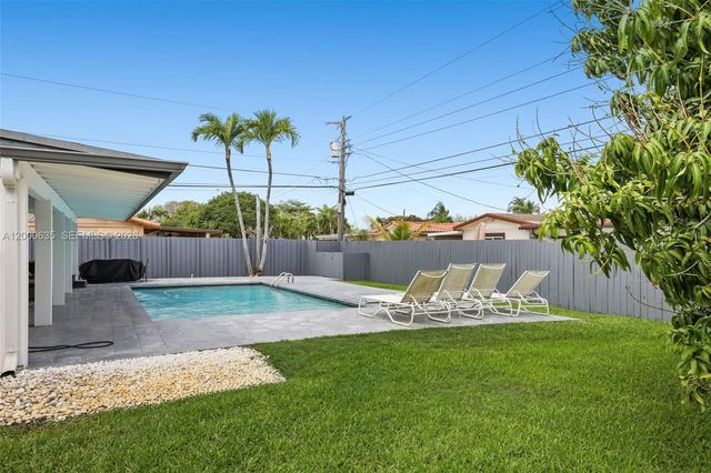 12535 SW 31st Ter, Miami, FL 33175