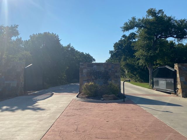 125 Heritage Springs Drive, Brock, TX 76087
