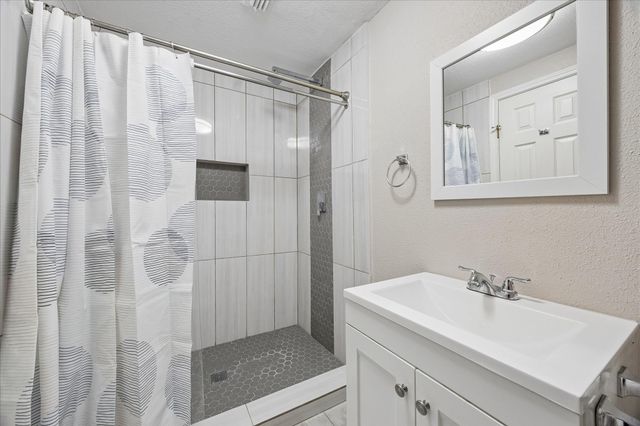 3817 Palm Street, Houston, TX 77004