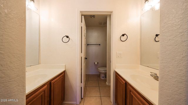 2826 E TRACY Lane 4, Phoenix, AZ 85032