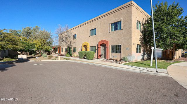 2826 E TRACY Lane 4, Phoenix, AZ 85032