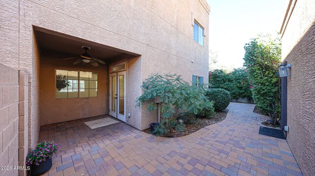 2826 E TRACY Lane 4, Phoenix, AZ 85032