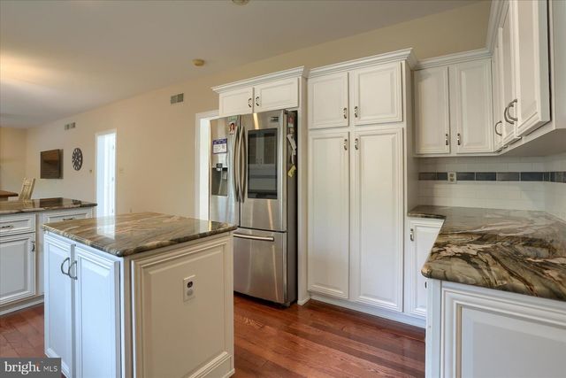 1014 S WATERFORD WAY, Mechanicsburg, PA 17050