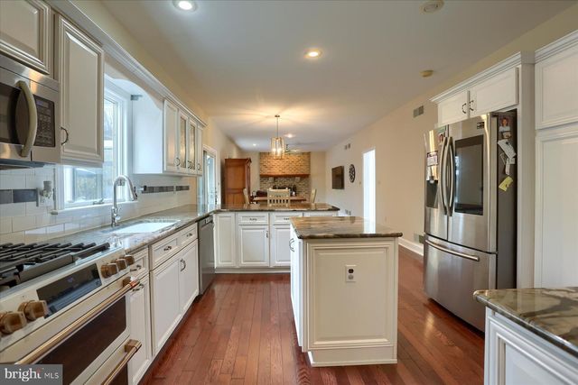 1014 S WATERFORD WAY, Mechanicsburg, PA 17050