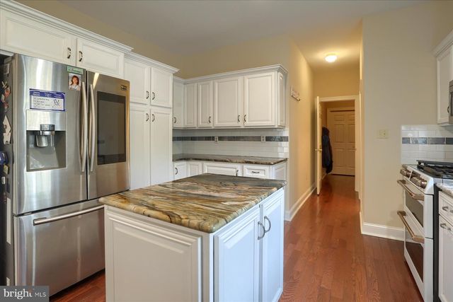 1014 S WATERFORD WAY, Mechanicsburg, PA 17050