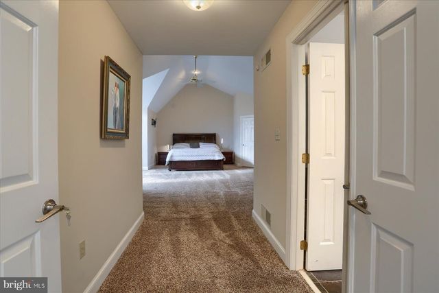 1014 S WATERFORD WAY, Mechanicsburg, PA 17050