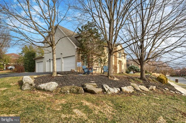 1014 S WATERFORD WAY, Mechanicsburg, PA 17050