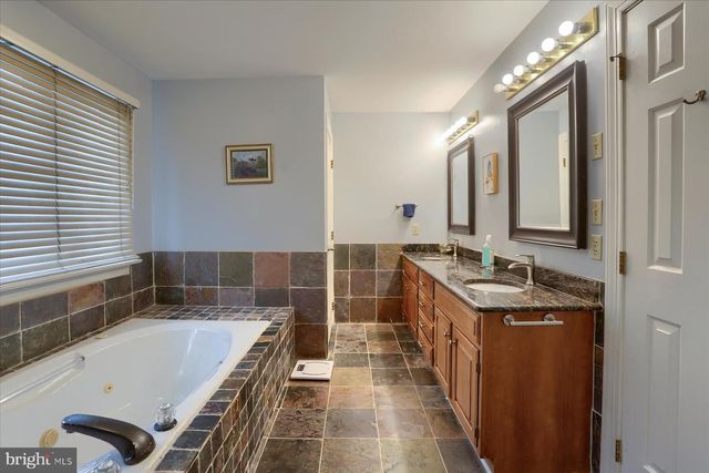 1014 S WATERFORD WAY, Mechanicsburg, PA 17050