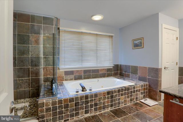 1014 S WATERFORD WAY, Mechanicsburg, PA 17050