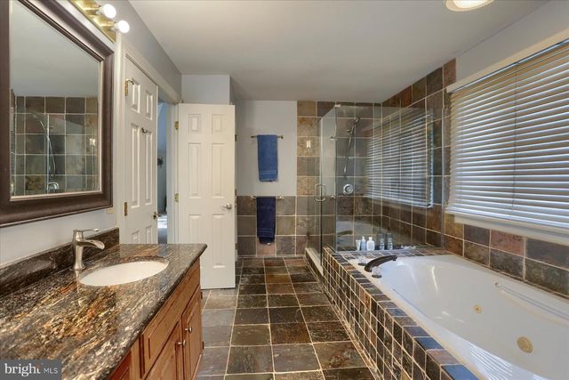 1014 S WATERFORD WAY, Mechanicsburg, PA 17050