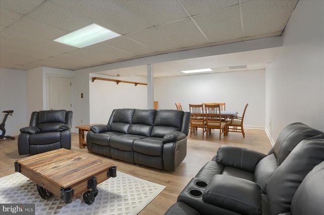 1014 S WATERFORD WAY, Mechanicsburg, PA 17050