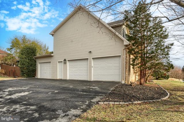 1014 S WATERFORD WAY, Mechanicsburg, PA 17050