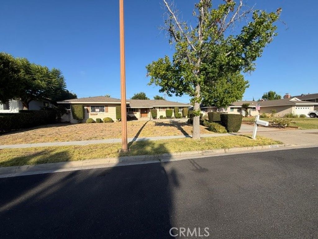 13282 Loretta Drive, Santa Ana, CA 92705