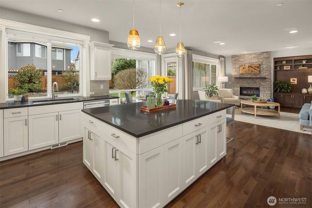 17333 NE 123rd Way, Redmond, WA 98052