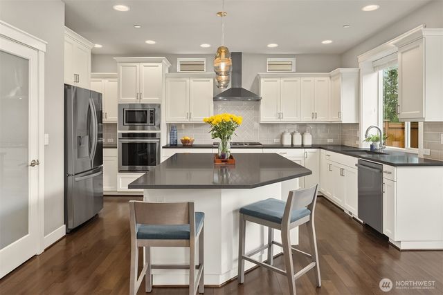 17333 NE 123rd Way, Redmond, WA 98052