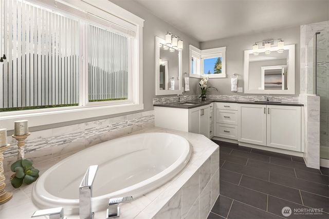 17333 NE 123rd Way, Redmond, WA 98052