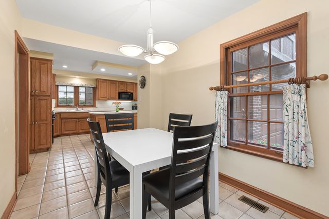 630 Perth Avenue, Flossmoor, IL 60422