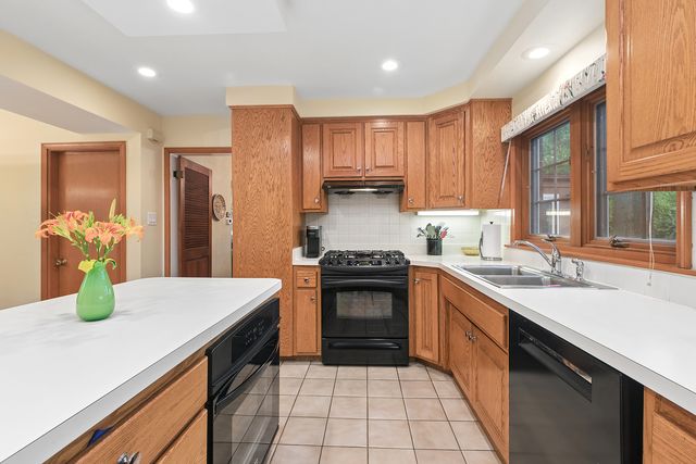 630 Perth Avenue, Flossmoor, IL 60422