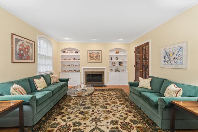 630 Perth Avenue, Flossmoor, IL 60422