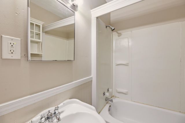 2719 W Douglas, Wichita, KS 67213