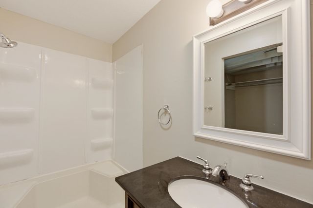 2719 W Douglas, Wichita, KS 67213