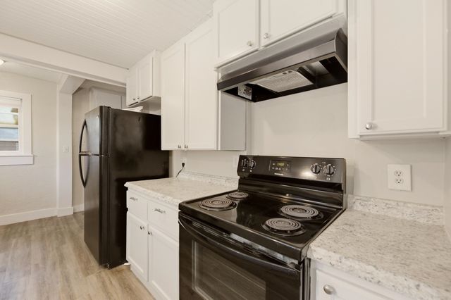 2719 W Douglas, Wichita, KS 67213